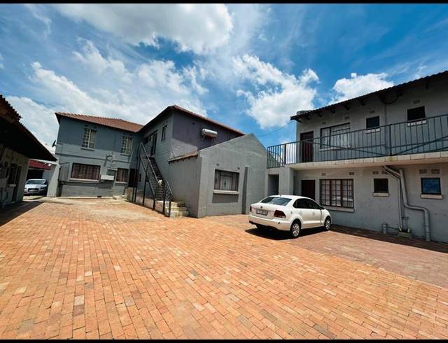 27 BEDROOM HOUSE FOR SALE IN DELVILLE